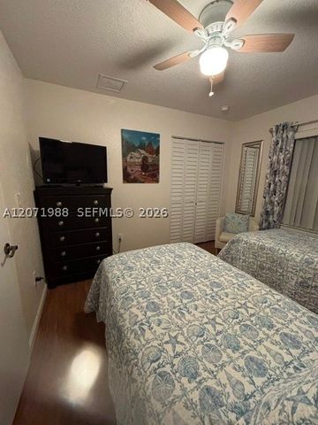 7469 Tam Oshanter Blvd, North Lauderdale, FL 33068