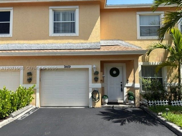 7469 Tam Oshanter Blvd, North Lauderdale, FL 33068