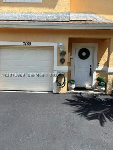 7469 Tam Oshanter Blvd, North Lauderdale, FL 33068