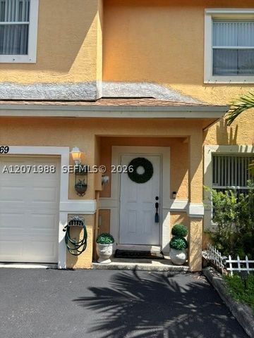 7469 Tam Oshanter Blvd, North Lauderdale, FL 33068