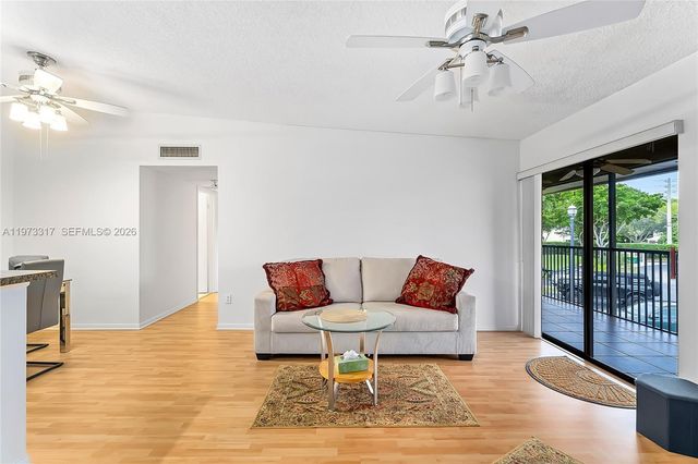 10715 W Clairmont Cir 212, Tamarac, FL 33321