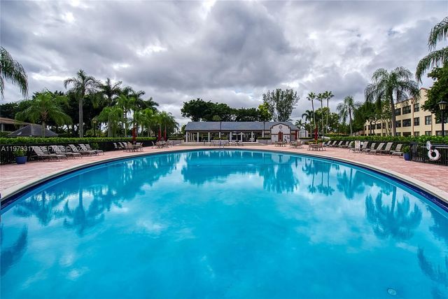 10715 W Clairmont Cir 212, Tamarac, FL 33321