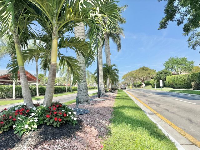 10715 W Clairmont Cir 212, Tamarac, FL 33321