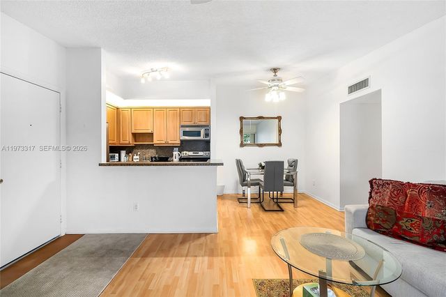 10715 W Clairmont Cir 212, Tamarac, FL 33321