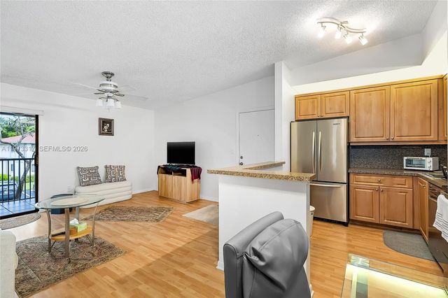 10715 W Clairmont Cir 212, Tamarac, FL 33321