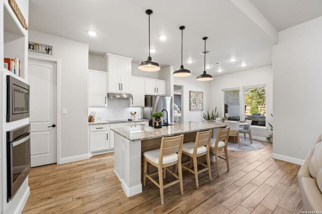 611 Cielo Vista, Canyon Lake, TX 78133