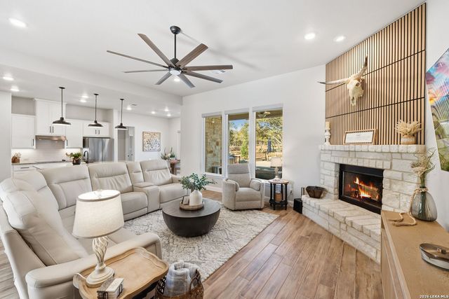 611 Cielo Vista, Canyon Lake, TX 78133