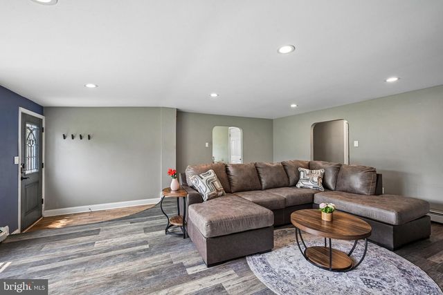 2144 SUNNYSIDE AVE, Pottstown, PA 19464