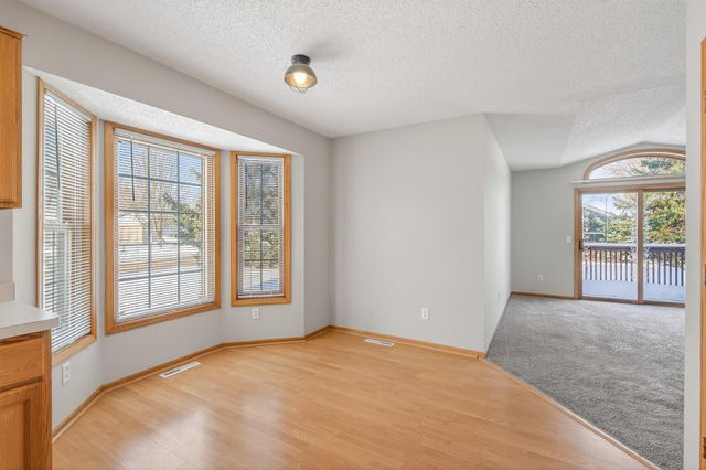 2121 Southwind Road, Maplewood, MN 55109