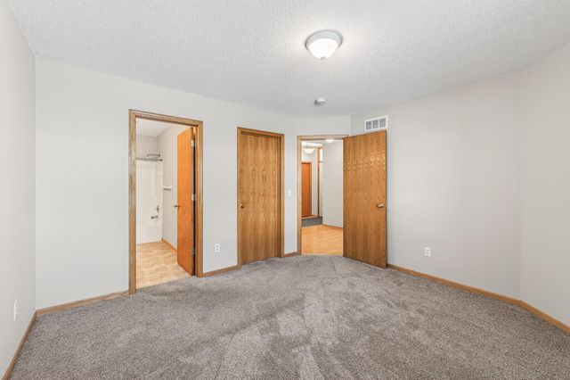 2121 Southwind Road, Maplewood, MN 55109