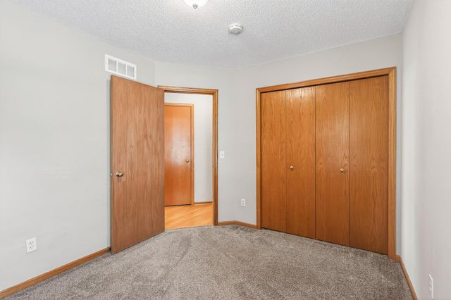 2121 Southwind Road, Maplewood, MN 55109