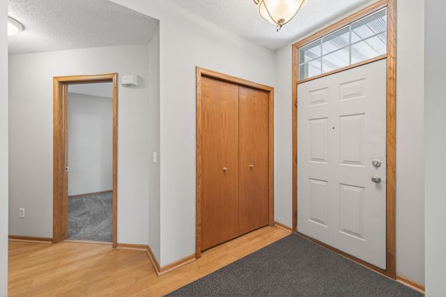 2121 Southwind Road, Maplewood, MN 55109