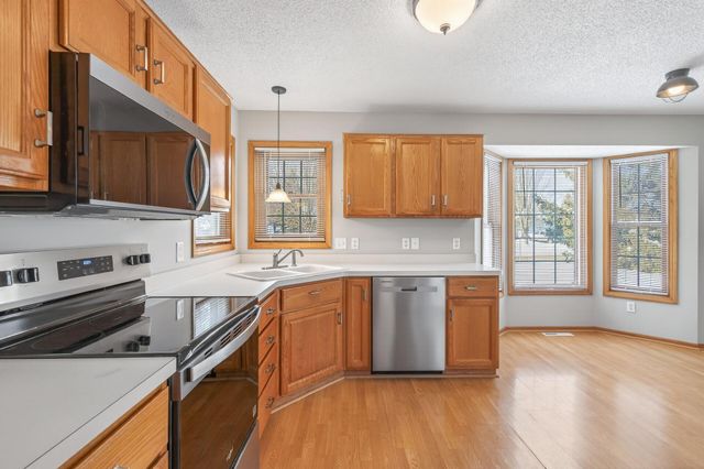 2121 Southwind Road, Maplewood, MN 55109