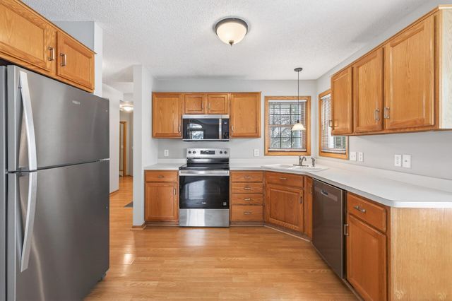 2121 Southwind Road, Maplewood, MN 55109