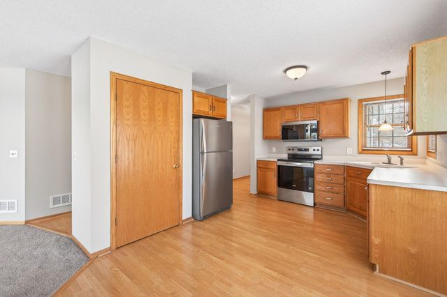 2121 Southwind Road, Maplewood, MN 55109