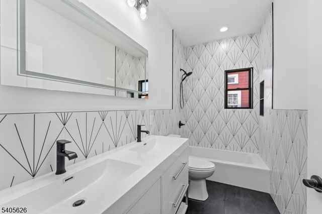 228 Locust St, Roselle Boro, NJ 07203