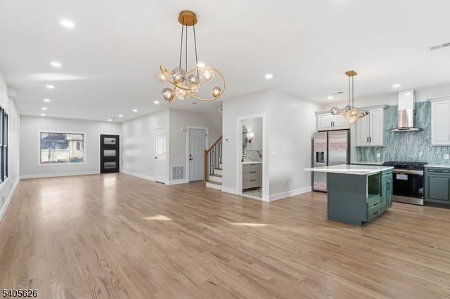 228 Locust St, Roselle Boro, NJ 07203