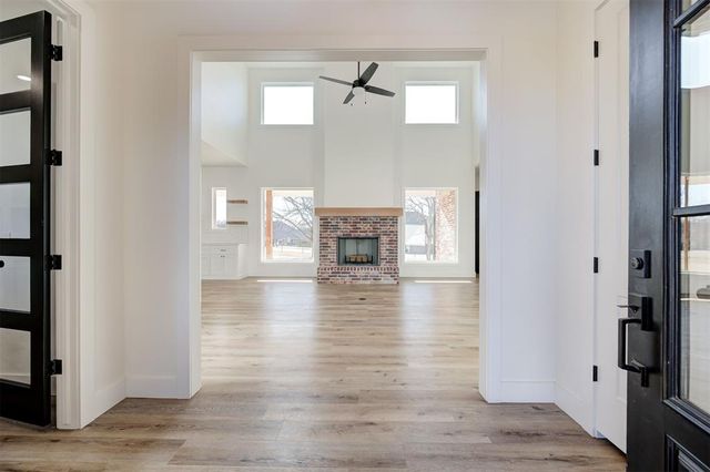 10071 Lacewood Drive, Edmond, OK 73025