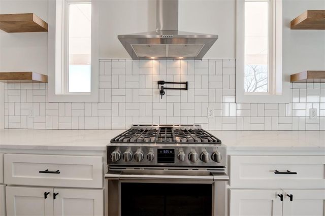 10071 Lacewood Drive, Edmond, OK 73025