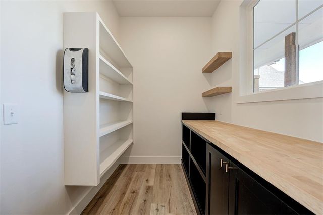 10071 Lacewood Drive, Edmond, OK 73025