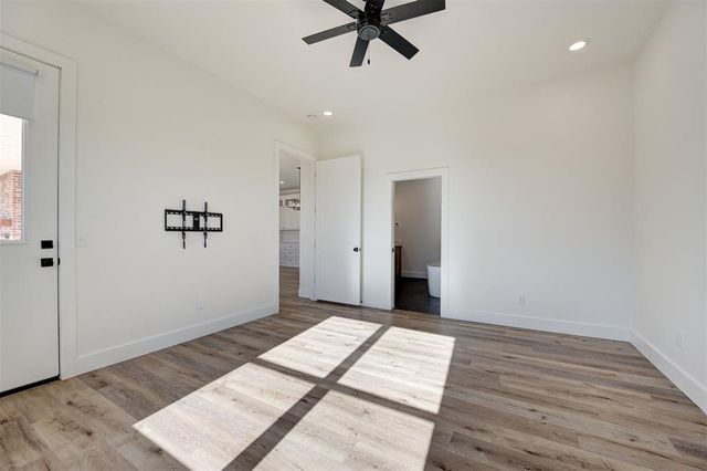 10071 Lacewood Drive, Edmond, OK 73025