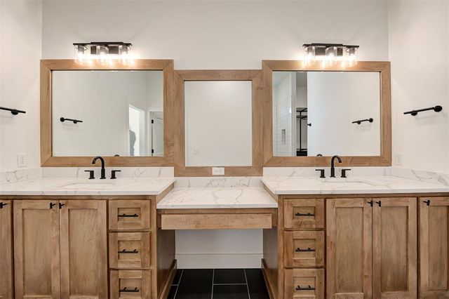 10071 Lacewood Drive, Edmond, OK 73025