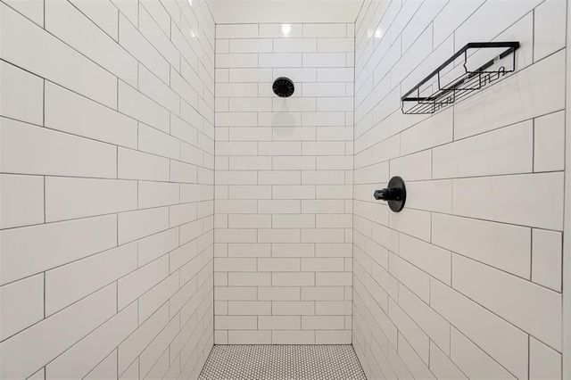 10071 Lacewood Drive, Edmond, OK 73025