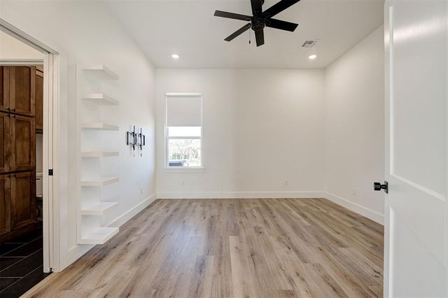 10071 Lacewood Drive, Edmond, OK 73025