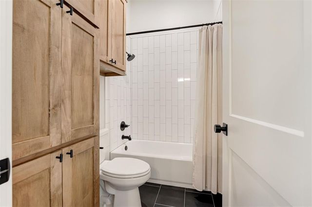 10071 Lacewood Drive, Edmond, OK 73025