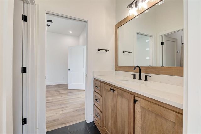 10071 Lacewood Drive, Edmond, OK 73025