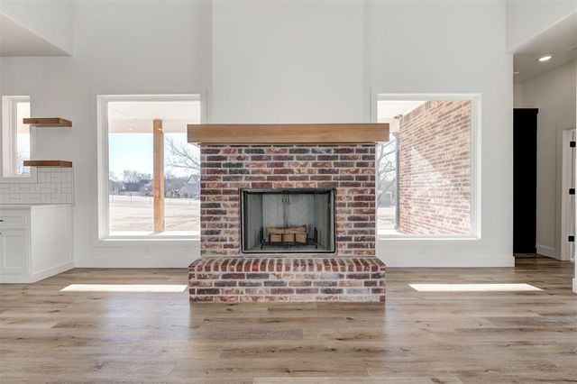 10071 Lacewood Drive, Edmond, OK 73025