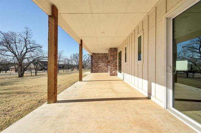 10071 Lacewood Drive, Edmond, OK 73025