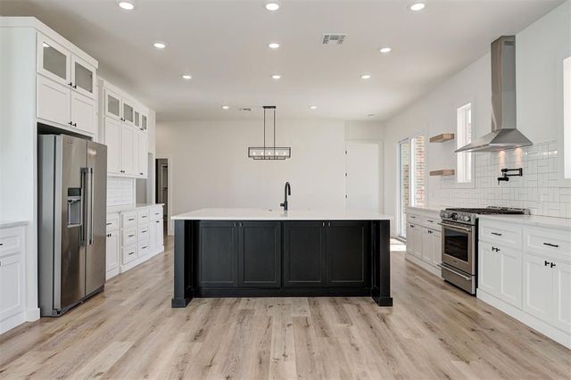 10071 Lacewood Drive, Edmond, OK 73025