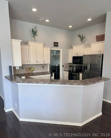 1406 E 145th Street S, Glenpool, OK 74033