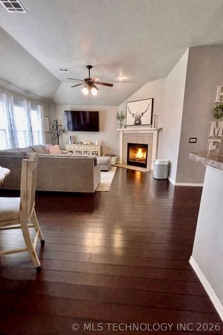 1406 E 145th Street S, Glenpool, OK 74033