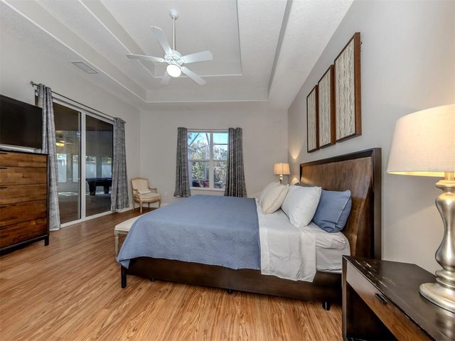 111 WAYFOREST DRIVE, Venice, FL 34292