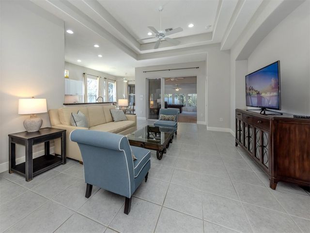 111 WAYFOREST DRIVE, Venice, FL 34292