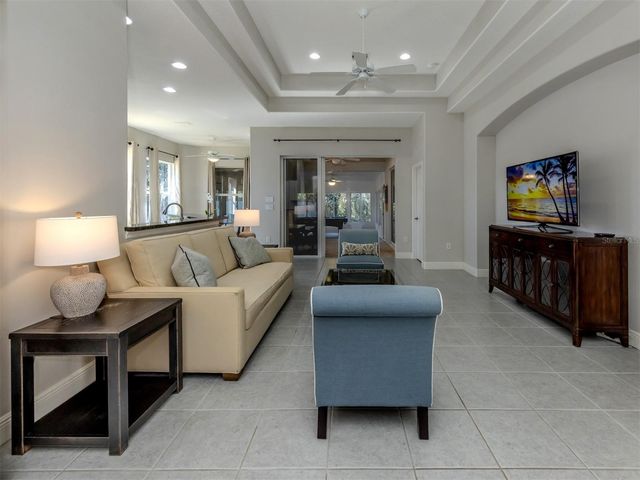 111 WAYFOREST DRIVE, Venice, FL 34292