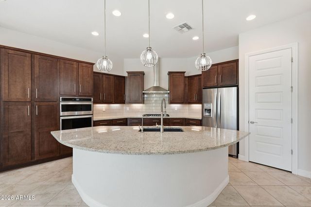 8180 W SILVER SPRING Way, Florence, AZ 85132