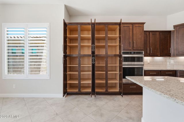 8180 W SILVER SPRING Way, Florence, AZ 85132