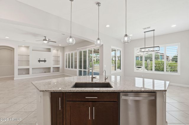 8180 W SILVER SPRING Way, Florence, AZ 85132
