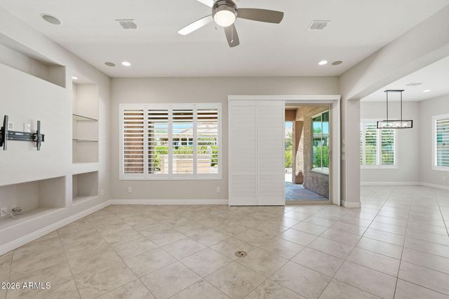 8180 W SILVER SPRING Way, Florence, AZ 85132