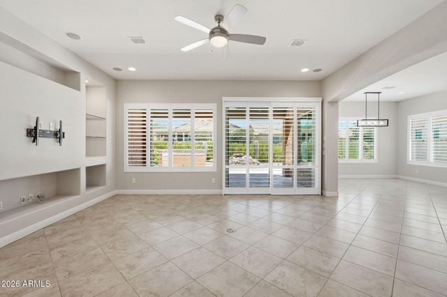 8180 W SILVER SPRING Way, Florence, AZ 85132