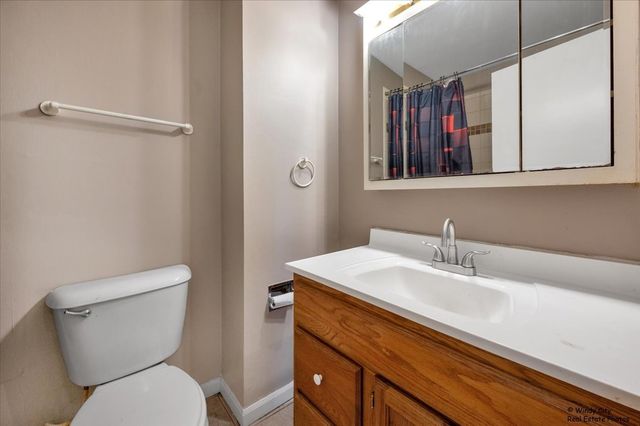 142 ANN Court B, Bartlett, IL 60103