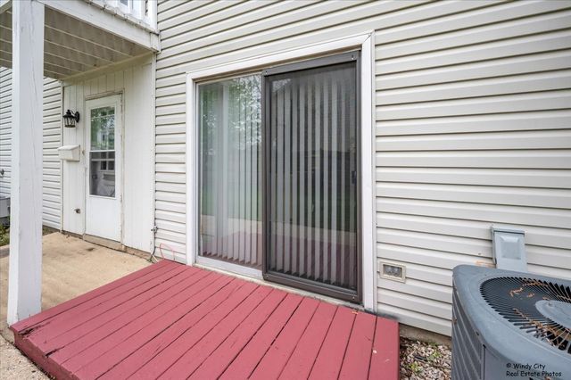 142 ANN Court B, Bartlett, IL 60103