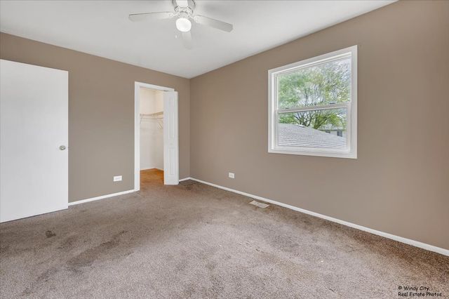 142 ANN Court B, Bartlett, IL 60103