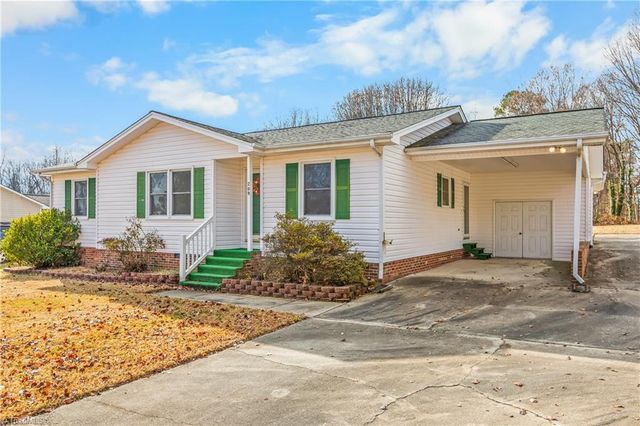 209 Rivermeade Drive, Archdale, NC 27263