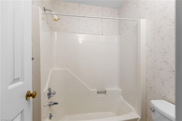 209 Rivermeade Drive, Archdale, NC 27263