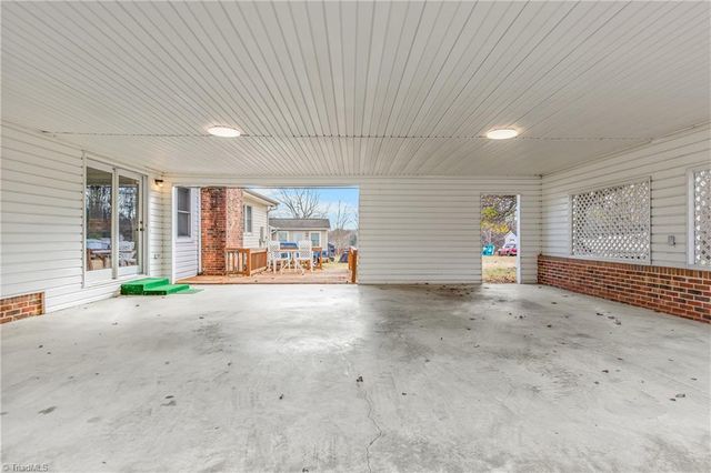 209 Rivermeade Drive, Archdale, NC 27263