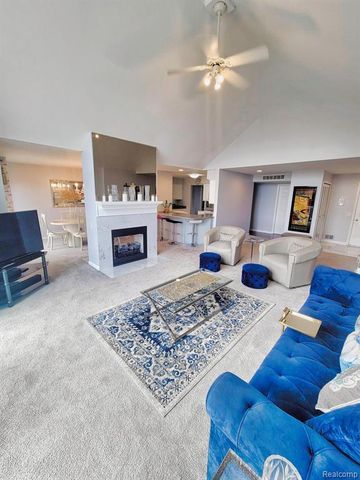 3416 Loon Lake Court, Waterford, MI 48329